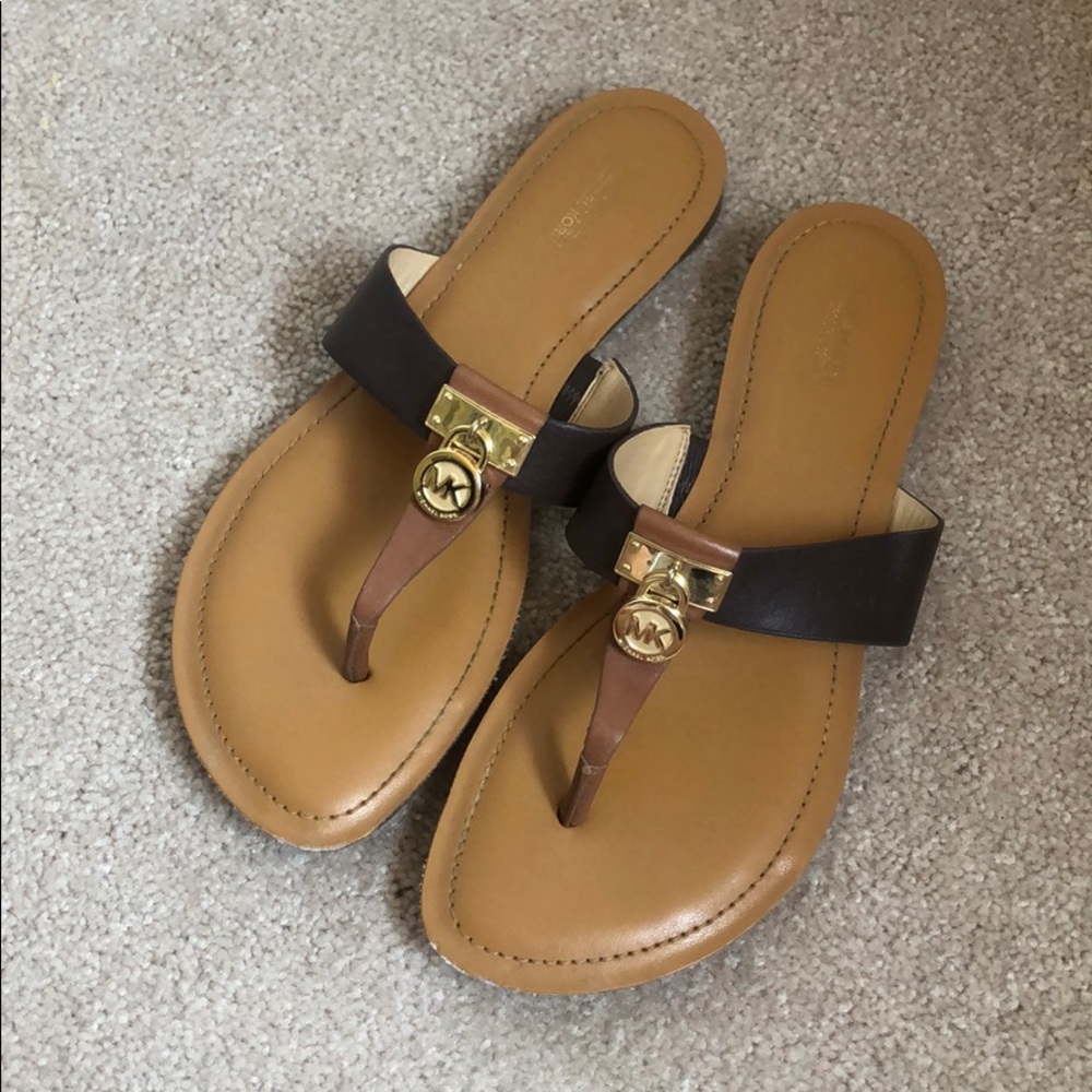 Like new! Michael Kors brown Leather Thong Sandals